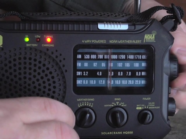 HQ ISSUE Multi-Band Solar/Dynamo Radio - image 3 from the video
